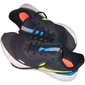 Nike 💫3/$30 or 2/$25💫 Boy's tennies size 4.5